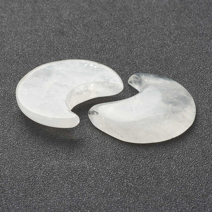SUPERFINDINGS 10Pcs Natural Crystal Crescent Moon White Quartz Gemstone Healing Crescent New Carved Stones Crystal Worry Stones for Jewelry Making Meditation Balancing Pendant Decor