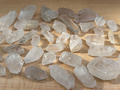GAF TREASURES Wholesale Raw Clear Quartz Points, Natural Clear Quartz Points, Clear Quartz Points Healing Crystals (1 Pound)