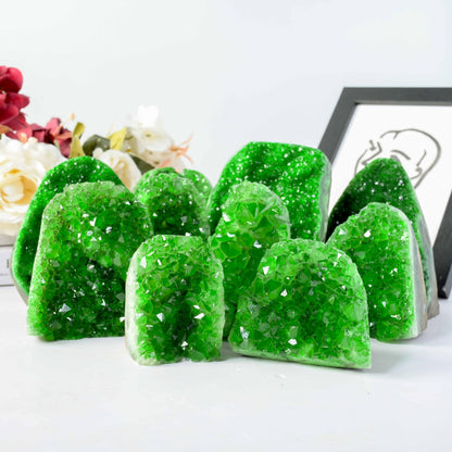 CrystalHola 200-700g Selected Raw Geode Quartz Cluster Home Feng Shui Ornaments Energy Stone Healing Tools Meditation Feng Shui Decoration,Stone Display Piece, Mineral Specimen (Green, 500-600g)