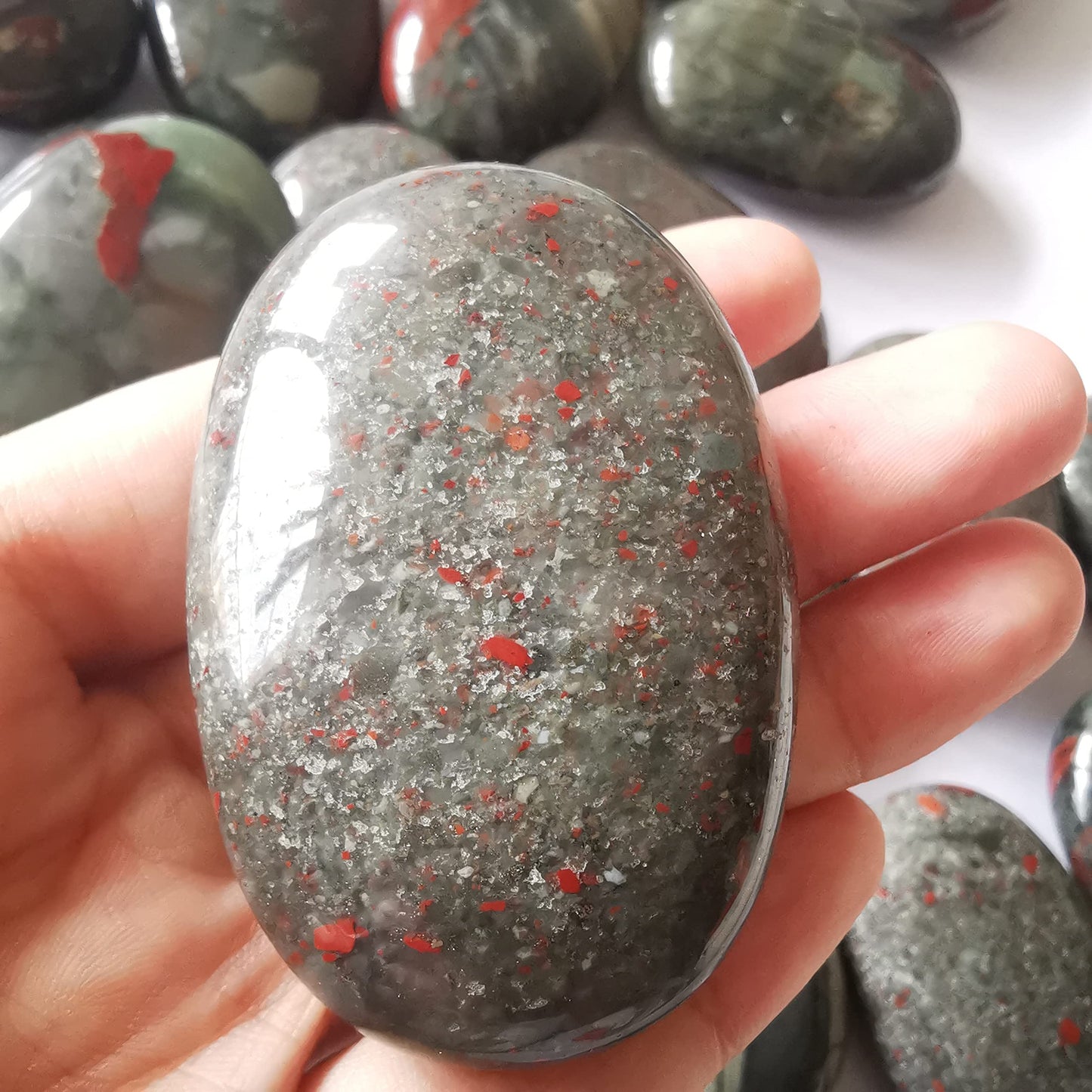 Loveliome Natural Africa Bloodstone Oval Polished Worry Stones, Healing Crystal Indoor Fountain Stones Massage Energy Anxiety Relief Items