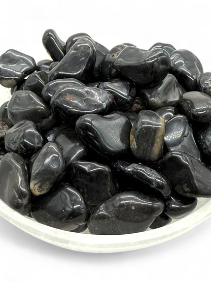 Pachamama Essentials Black Onyx Tumbled - Healing Stone - 20-25mm (1)