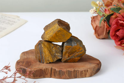 YATOJUZI Tiger's Eye 1.8-2.2" Natural Raw Stones and Healing Crystals Large Stone Rough Crystal Rocks for Tumbling Cabbing Polishing Fountain Rocks Decoration 1PCS