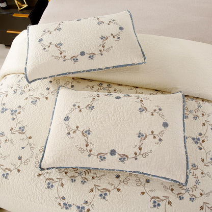 Quilt Set Blue Floral 3D Embroidery Pattern 3 PCS 100% Cotton Reversible Quilted Embroidered Decorative Bedspreads Coverlet Set, Lightweight &Soft King Size White Bedding Coverlet for All Season