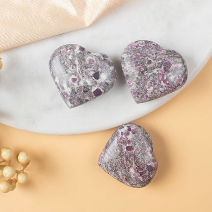 Crocon 50mm Ruby metrix Heart Stone Big Heart Shape Puff Stones Set 450+ Carats Pocket Crystal Healing Tumble Collection Palm Worry Stone Good Luck Charm Meditation Gift Craft Home Decor