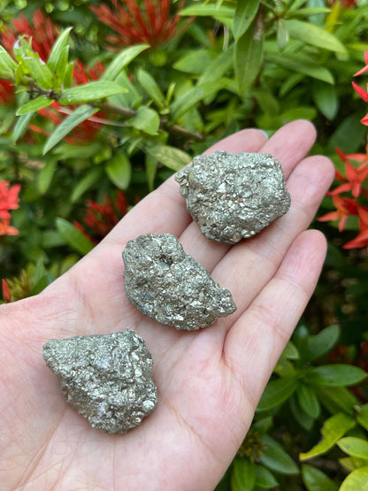 GAF TREASURES Wholesale Raw Pyrite Crystals, Natural Pyrite Stone, Natural Rough Pyrite Crystals, Pyrite Rough, Pyrite Healing Crystals (Pyrite, 0.5 Pound)