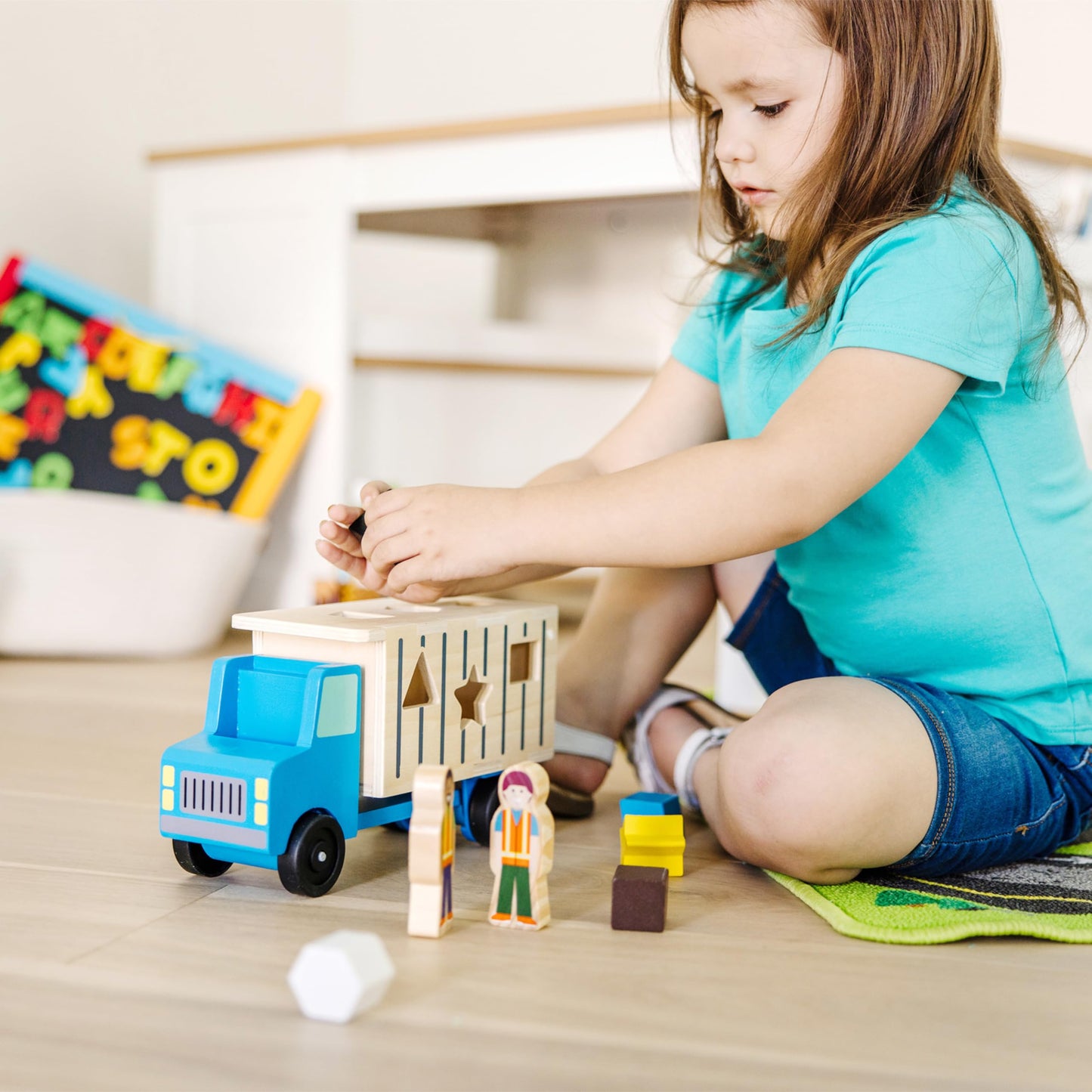 Melissa & Doug Shape-Sorting Dump Truck Wooden Toy with 9 Blocks and 2 Toy Figures - Montessori Toys and Toddler Toys for Preschool Learning Activities