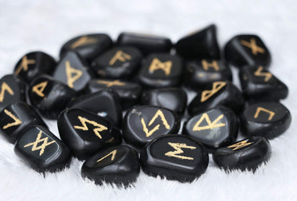 Crocon Fathers day gift Black Tourmaline Tumble Shape Gemstone Runes Stones with Elder Futhark Alphabet Engraved 25 pcs Runes Set Crystal Divination Healing Chakra Reiki with a Pouch Size : 15-20 mm