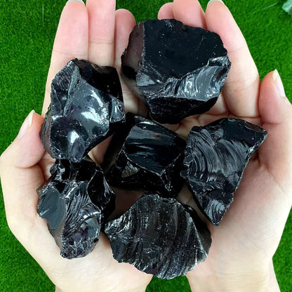 ZHIYUXI 2" Obsidian Crystal Raw Crystals Bulk Crystals and Stones Rough Natural Quartz Black Obsidian Stone Rocks for Tumbling Witchcraft Wire Wrapping Fountain Rocks Cabbing Room Decor 4Pcs