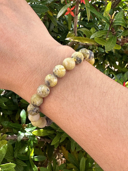 GAF TREASURES Yellow Turquoise Crystal Bead Bracelet 8mm, Genuine Yellow Turquoise Stretch Gemstone Bracelet, Healing Crystal Bracelet, Gift for Men & Women (1)