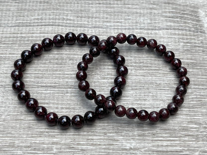 GAF TREASURES Garnet Crystal Bead Bracelet 7-8mm, Genuine Garnet Stretch Gemstone Bracelet, Healing Crystal Bracelet, Gift for Men & Women (1)