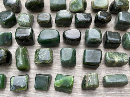 GAF TREASURES 5 Pcs Nephrite Jade Tumbled Stones, Polished Natural Nephrite Jade Gemstone, Nephrite Jade Healing Crystals (Nephrite Jade)