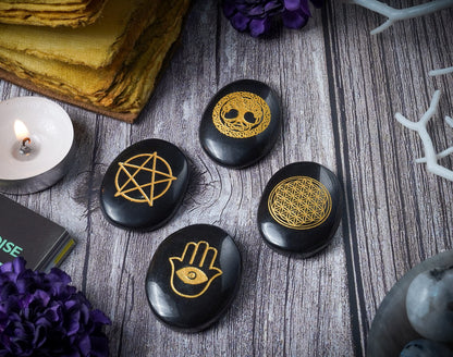 Crocon Black Agate Engraved Stone (Set of 4) Reiki Symbols Polished Palm Stones Sacred Geometry Symbols Set for Good Luck Pocket Stone Positive Healing Balancing Meditation Gemstone Gift Set
