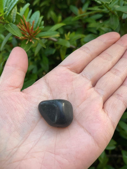 GAF TREASURES 5 Pcs Black Tourmaline Tumbled Stones, Polished Natural Black Tourmaline Gemstone, Black Tourmaline Healing Crystals