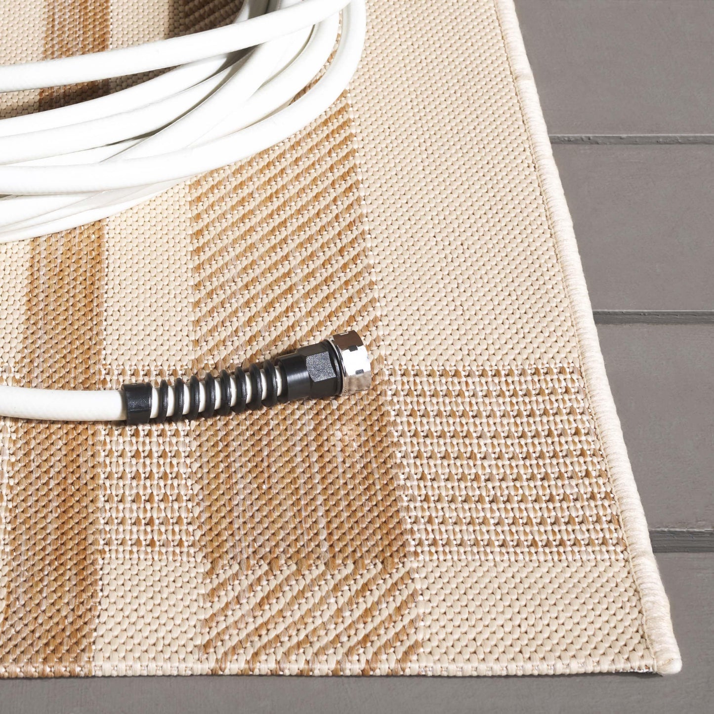 SAFAVIEH Washable Rug Outdoor Courtyard Collection - 2'3" x 5', Natural & Beige, Plaid Pattern, Non-Shedding & Easy Cleaning, Ideal for Patio, Front Door, Entryway, Mudroom, Doormat (CY6201-393)