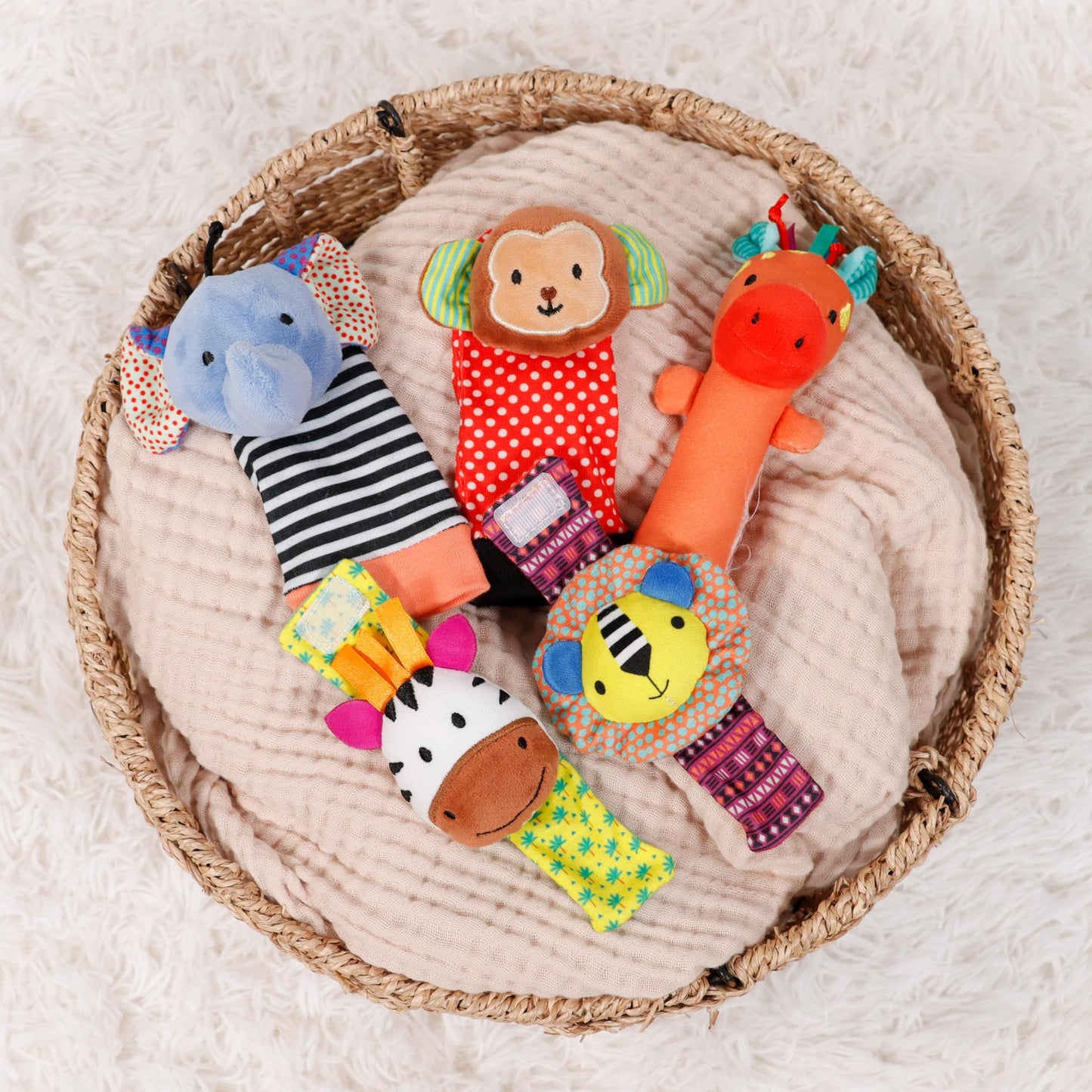 The Peanutshell Sock Rattles Set of 5 - Girl Boy Rattle Socks, Baby Toys 0-6-12 Month, Animal Newborn High Contrast Baby, Infant, Newborn Toys 0-3 0-6 Months Old Babies - Safari