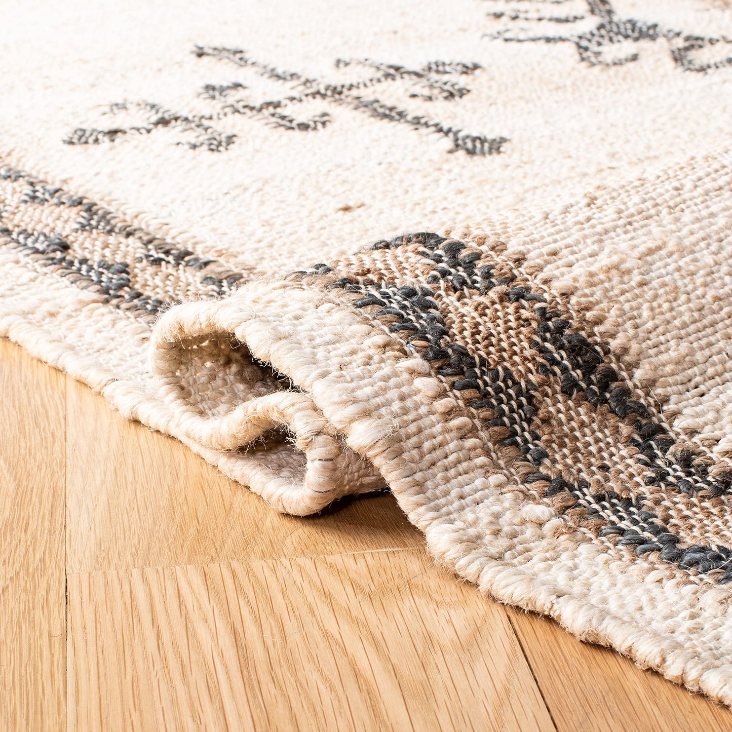 SAFAVIEH Kilim Collection Area Rug - 6' x 9', Ivory & Black, Handmade Flat Weave Jute, Ideal for High Traffic Areas in Living Room, Bedroom (KLM762A)