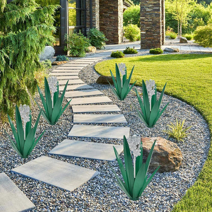 LCJECV Metal Agave Plant Garden Art, 2 Pack Tequila Rustic Sculpture, Rustic Metal Agave Plants for Yard Stakes, Garden Figurines, Outdoor Patio (2 PCS White Flowers)