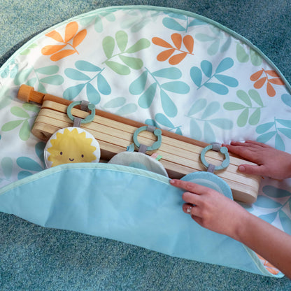 Ingenuity Sun Valley Wooden Baby Play Mat, Foldable A-Frame Bar, Machine-Washable Mat, Unisex, for Ages 0-36 Months