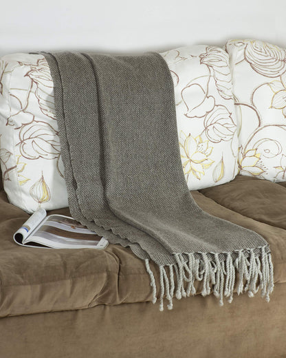REALITY&FANTASY Wool Shawl Fringed Knee Throw Blanket for Couch Bed Outdoor Travel