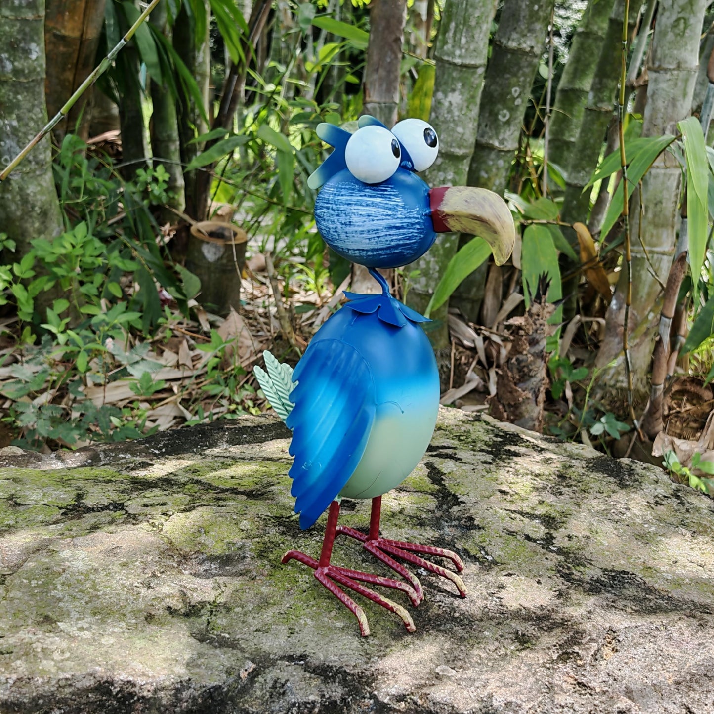YAOHUA Metal Flamingo Yard Decor Garden Statue Outdoor Art Blue Flamingos Christmas Decorations Sculptures for Patio Backyard Porch Lawn Ornaments Unique Gifts