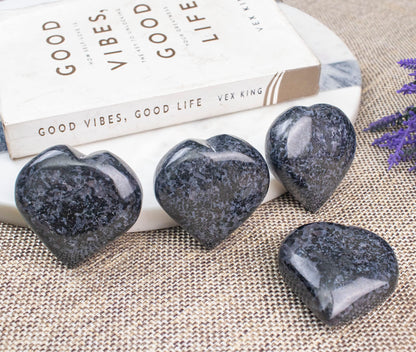 Crocon 50mm Indigo Gabbro Heart stone Big Heart Shape Puff Stones Set 450+ Carats Pocket Crystal Healing Tumble Collection Palm Worry Stone Good Luck Charm Meditation Gift Craft Home Decor