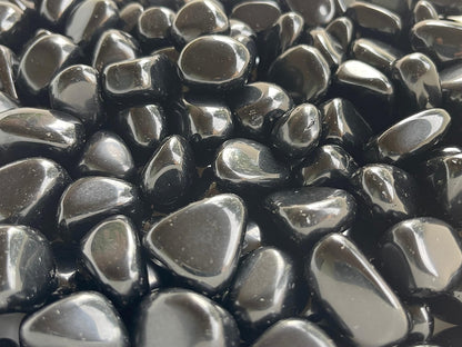 GAF TREASURES 5 Pcs Black Obsidian Tumbled Stones, Polished Black Obsidian Stone, Black Obsidian Healing Crystals (Black Obsidian)
