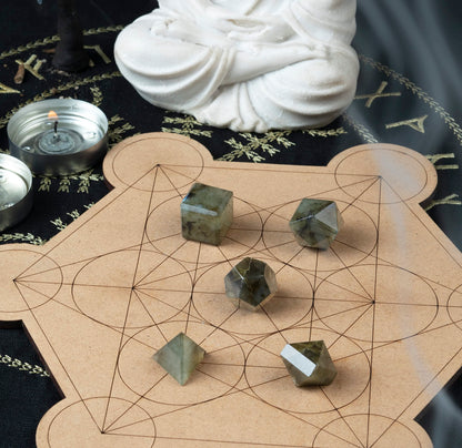 Crocon Labradorite 5Pcs Platonic Solids Crystal Geometry Set, Platonic Solids Sacred Geometric Stones for Meditation Reiki Balancing Healing Chakra Stone Cleansing Spiritual Good Luck (1520mm)