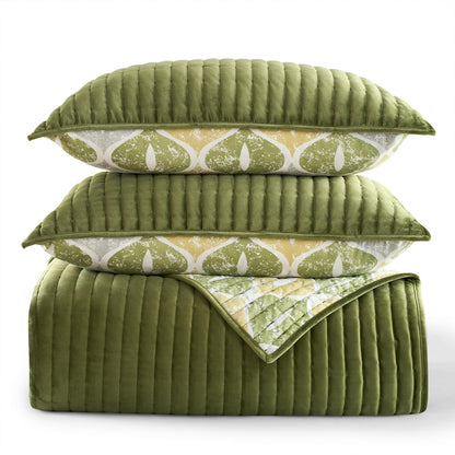 Wonderful King Quilt Set, Cotton Reversible Lightweight Comforter, Striped Channel Stitch Green Velvet Bedding with Ogee Printed, Breathable & Comfortable, Suitable for All Season Bedroom Use,106"x94"