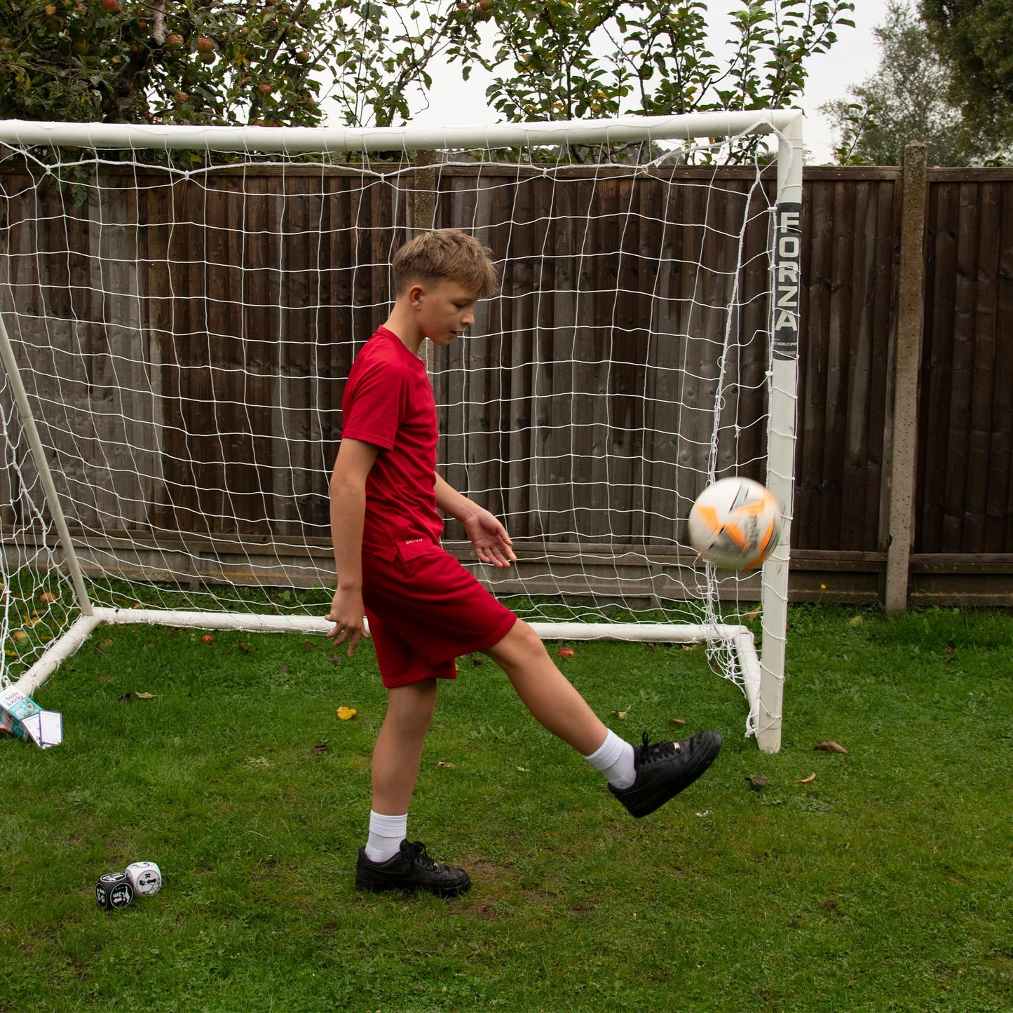 Shuffle Up Tricks & Kicks Soccer Dice Game - Soccer Challenging Skills Training Dice, Outdoor & Indoor Soccer Games for Kids, Kick Ups Training Dice, Soccer Gifts for Boys & Girls | (2 Dices)