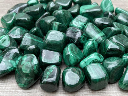 GAF TREASURES 5 Pcs Malachite Tumbled Stones, Polished Natural Malachite Gemstone, Malachite Healing Crystals (Malachite)