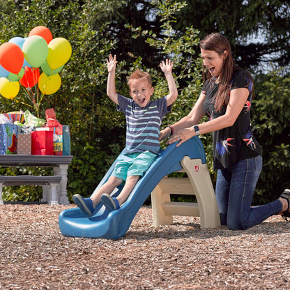 Step2 Play & Fold Junior Slide, Kids Indoor/Outdoor Play Slide, Backyard Playground Set, Easy Grip, Wide Ladder, Outside Jungle Gym, For Toddlers 1.5-4 Years Old