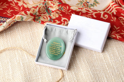QINJIEJIE Serenity Prayer Green Aventurine Crystal Healing Stones Engraved Inspirational Stones Anxiety Relief Items Worry Stones for Anxiety Encouragement Gifts for Women Men Stocking Stuffers Adults