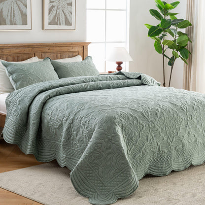 meadow park Embroidered Quilt Set Queen Size - 3 Pieces, Washed Cotton Blend Lightweight Bedspreads with Scallop Edges, Reversible Coverlets Bed Cover All Season Quilts-Green