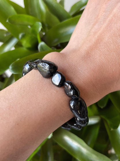 GAF TREASURES Black Tourmaline Crystal Nugget Bracelet, Genuine Black Tourmaline Tumbled Gemstone Bracelet, Healing Crystal Bracelet, Gift for Men & Women (1)